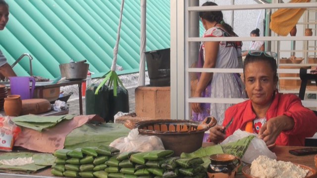 Cocineras mexicanas llevan a cuestas los saberes y sabores prehispánicos