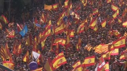 Masiva manifestación en Barcelona contra la independencia de Cataluña