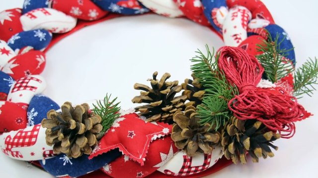 Adornos de navidad DIY: corona trenzada