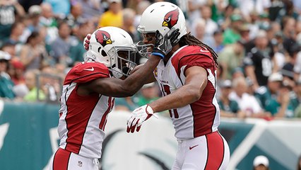 Larry Fitzgerald catches pass for 200th straight game