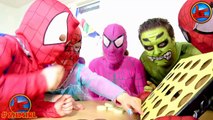 Spiderman vs SPIDERGIRL OREO CHALLENGE! vs HULK Pink Spidergirl Amazing Superheroes