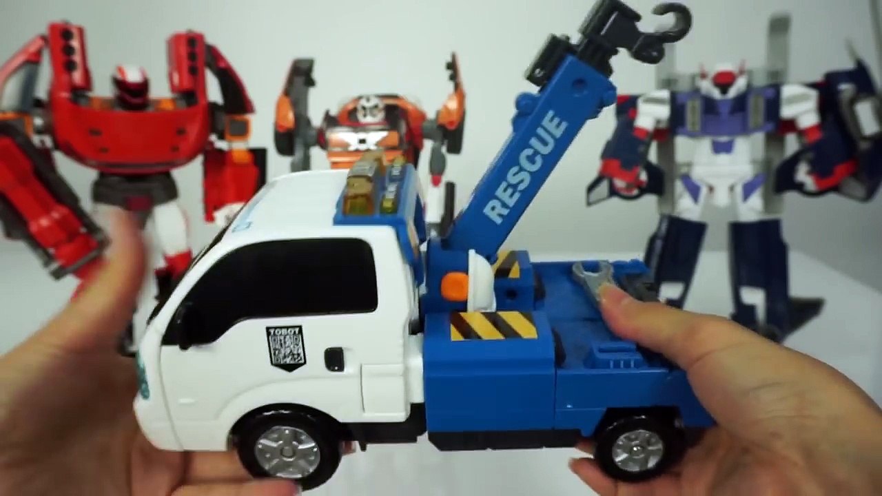 또봇 어드벤처 Y, 또봇 Z, 또봇 X & 또봇 Zero 장난감 자동차 변신 | CarrieAndToys