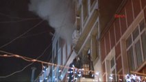 Beyoğlu'nda Yangın; Mahsur Kalanları İtfaiye Ekipleri Kurtardı