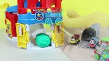 Thomas & Friends Minis Thomas Launcher with 16 Play-Doh Surprise Eggs!