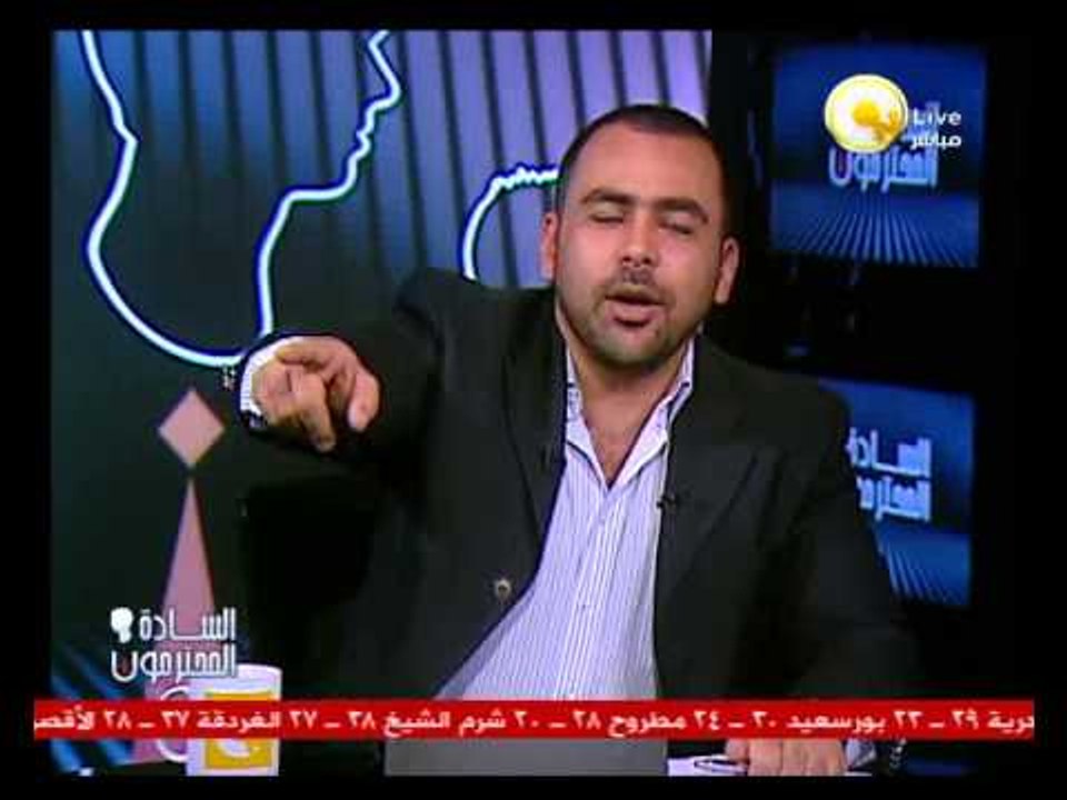 السادة المحترمون: أنصار المعزول يحطمون ميكروباص ويهتفون "الله وأكبر"