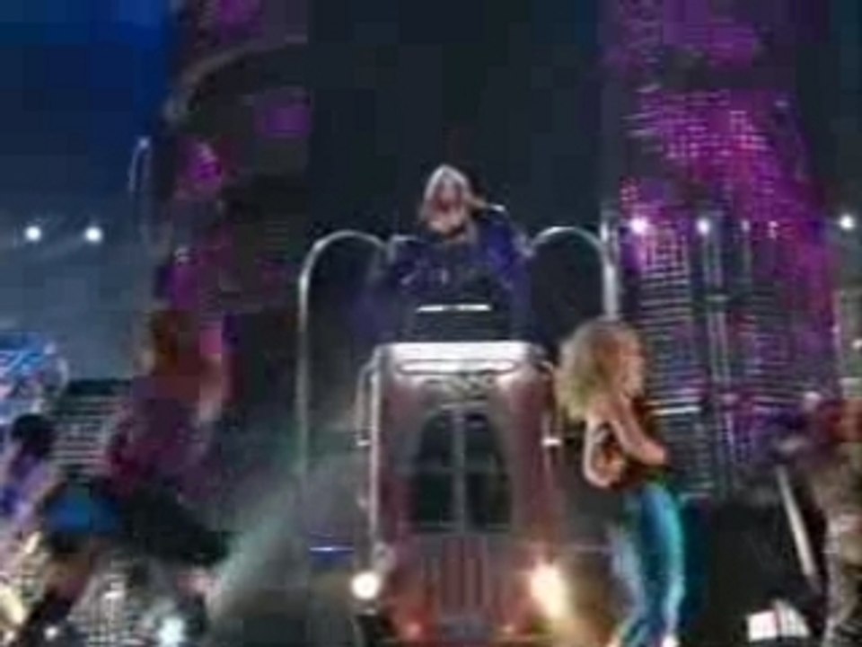 Britney Spears - Toxic ( Live )
