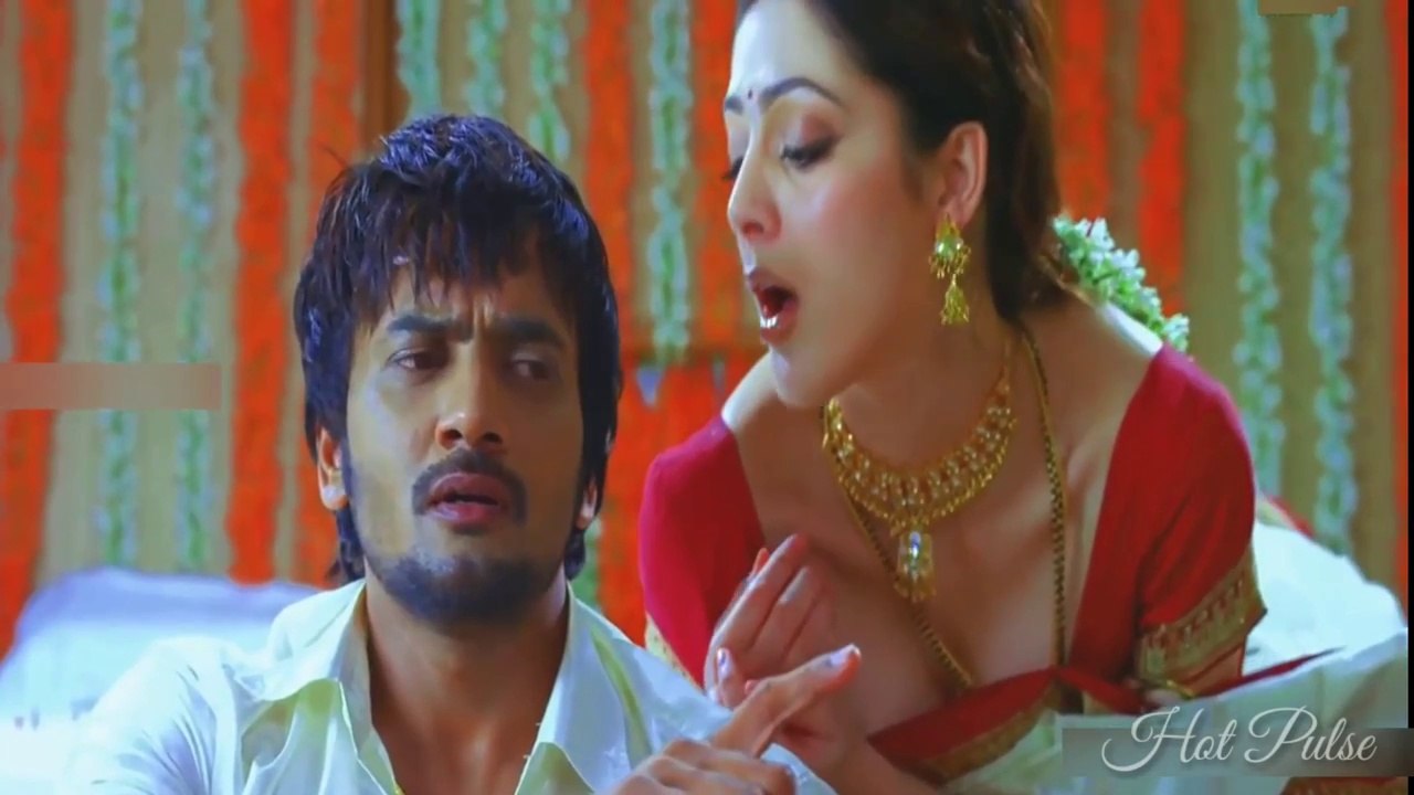 Hot Navel kiss
