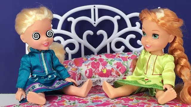 Frozen Elsa Toddler Gets Hypnotized by Maleficent! With Frozen Anna Toddler and more in 4K!