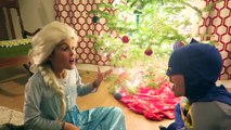 Chef Frozen Elsa Spider-man & Santa How To Make Snowy Christmas Tree Cupcakes Candy Sprinkles