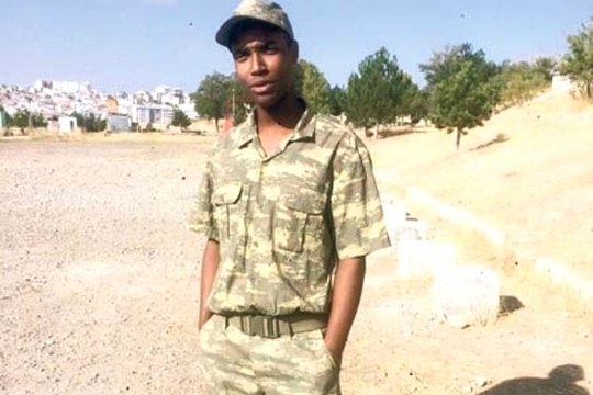 Yemin Töreninde Dikkat Çeken Siyahi Askerin Ailesi 3 Kuşak Önce Türkiye'ye Göç Etmiş