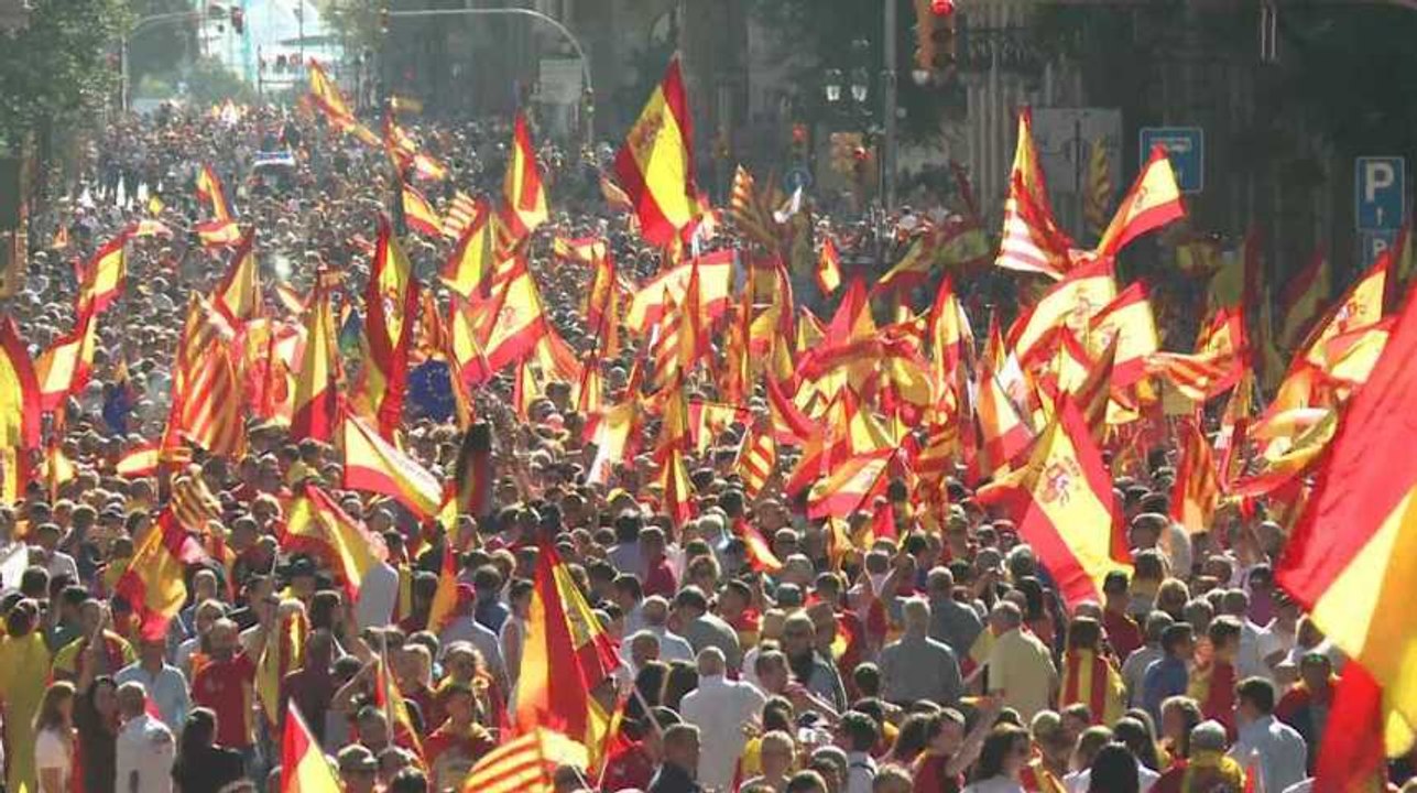 Barcelone : entre 350.000 et 950.000 manifestants contre l'indépendance de la Catalogne