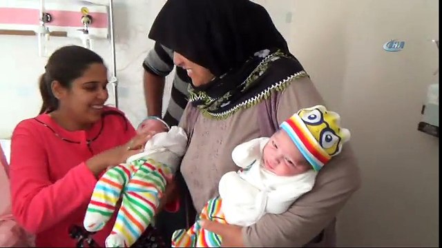 İki Kardeş Aynı Anda Anne Oldu