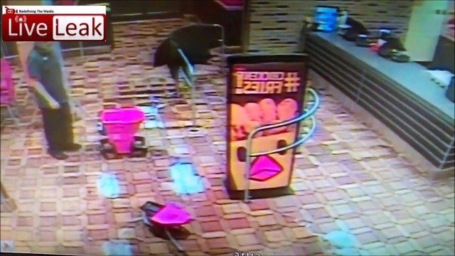 Liveleak fails compilation Stupid people doing stupid thing #103 (2)