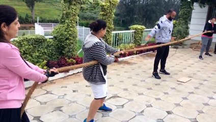 Fitness De Royale Organic County Games Tug of war