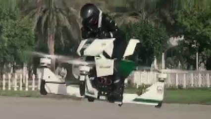 두바이, 5m서 나는 미래형 순찰 오토바이 선보여  / YTN