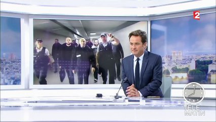 Gérard Collomb à Viry-Châtillon, un an après l'agression de policiers