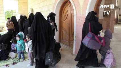 مدنيون عالقون في مدينة الرقة تحولوا الى دروع بشرية للجهاديين