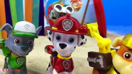 PATRULLA CANINA - MOCHILA PARA LA PLAYA CON FORMAS DE ARENA SORPRESA PARA LOS CACHORROS - PAW PATROL