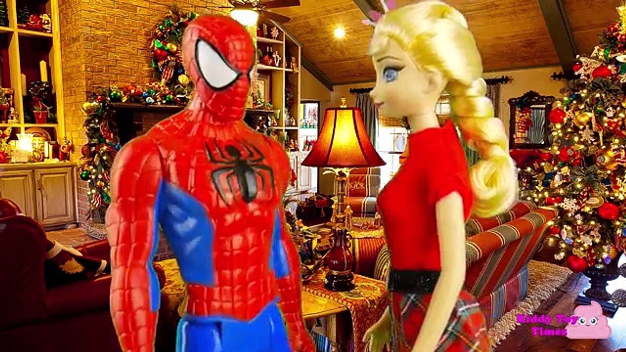 Harley Quinn POOPS at Frozen Elsa Spiderman Superhero Party- Barbie poops herself, on the floor