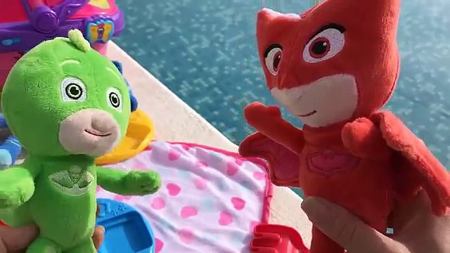 Patrulla canina español y Pj Masks FIESTA ACUATICA EN LA PISCINA Y SALVA A LOS HEROES EN PIJAMAS