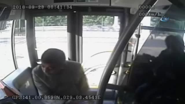 Şemsiyeyle Metrobüsün Kaza Yapmasına Neden Olan Saldırgana 68 Yıl Hapis İstendi