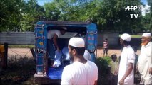 Bangladesh: des bénévoles enterrent les Rohingyas morts en mer