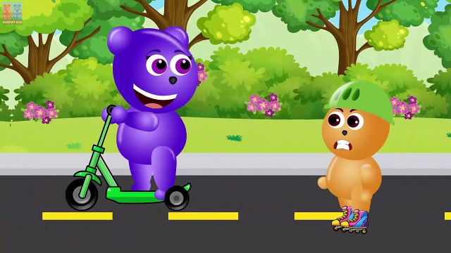 Gummy Mega Bear Crying Swimming Pool and Learning Colors Daddy Finger Family Nursery Rhymes For Kids