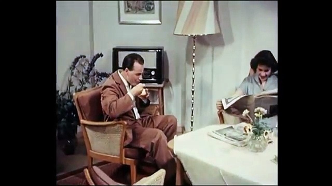 1954, Germany: Dr. Oetker Werbefilm - Wenn plötzlich Besuch kommt mit Frau Renate