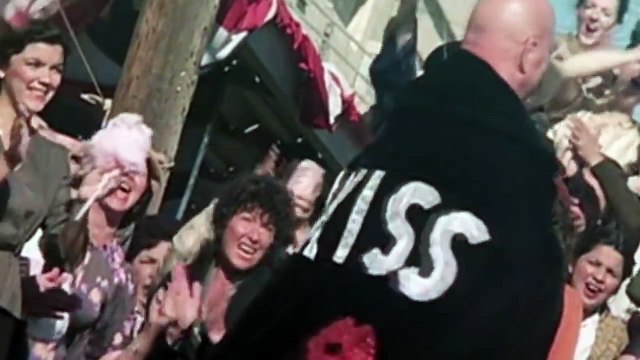 Джеки Чан (Джерри) против Kiss Me | Jackie Chan (Jerry) vs Kiss Me