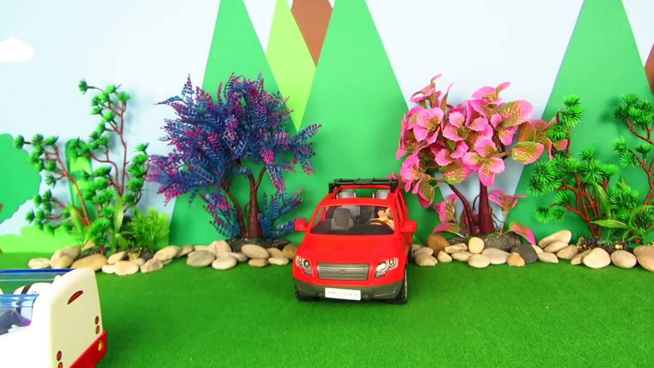 Peppa Pig bombera, de excursión al parque de Sam El Bombero en Mundo Juguetes videos de Peppa Pig