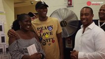 Chicago Bulls' Kris Dunn protects Chicago families