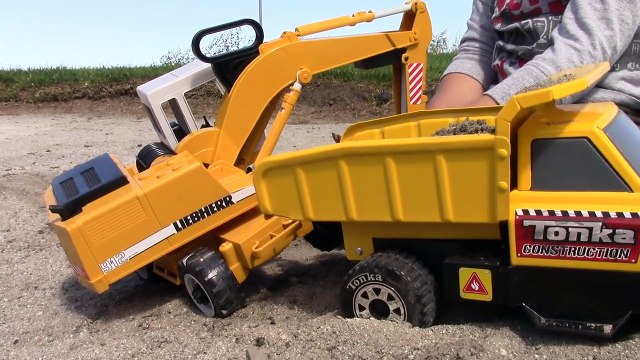 Komatsu PC450 excavator digging in loose rock Watch Free Komatsu PC450 excavator digging in loose rock Watch Free