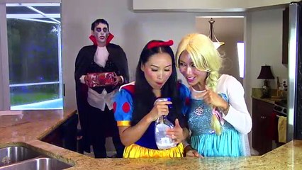 Vampire hide seek w/ Frozen Elsa, Snow White, Godzilla, Spiderman, Ariel mermaid