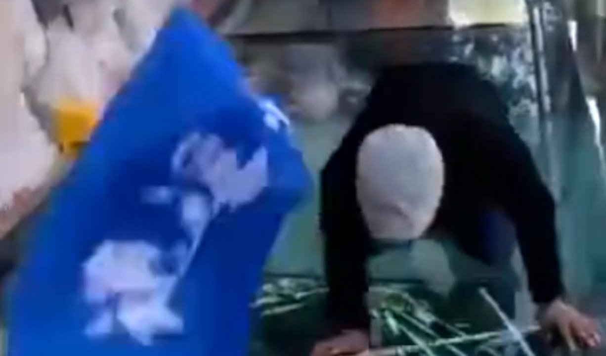 Poor Guy Gets Pranked While On Glass Bridge