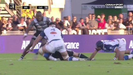 Benjamin Lapeyre se faufille à travers la défense de Castres