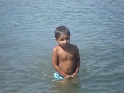 sacha mon fils comme un poisson dans l'eaux