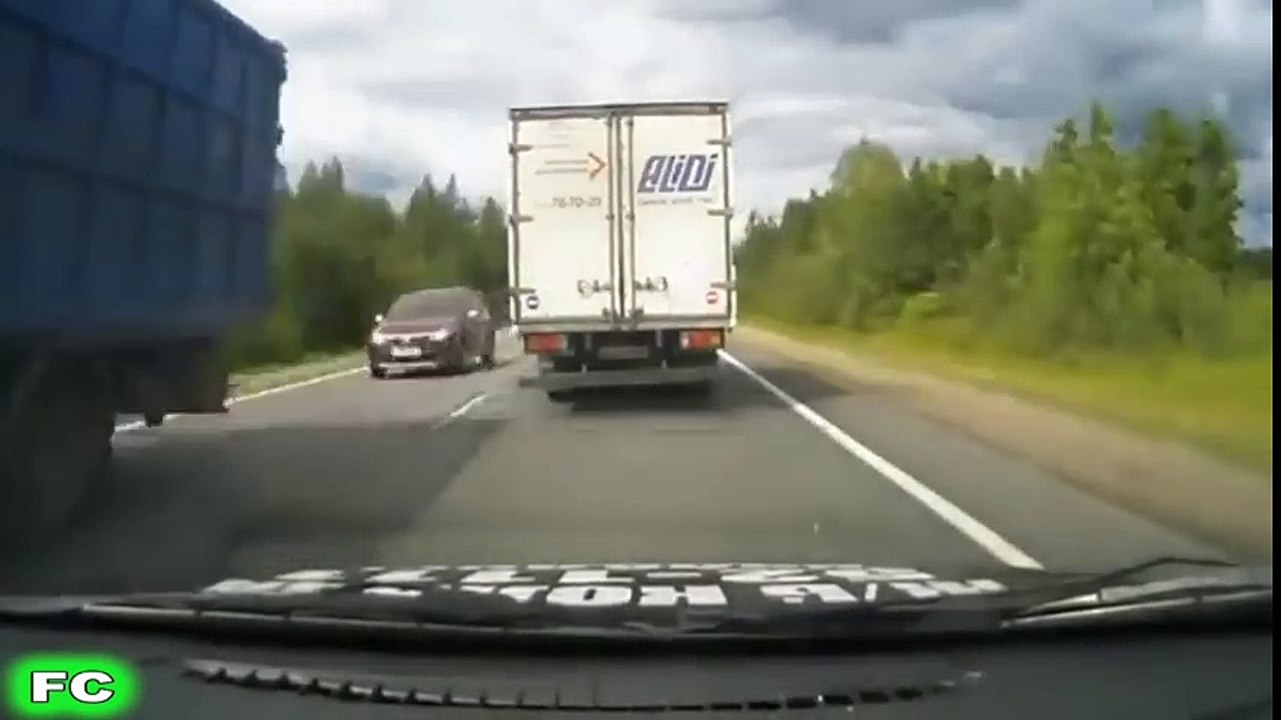 LUCKY DRIVERS Compilation 2017 ★ Heart Stopping Moments on Road ★ FunnyCam