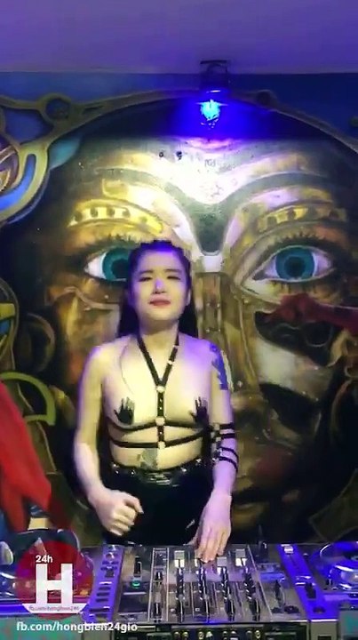 Em ấy đánh nhạc hay quá.nhạc DJ