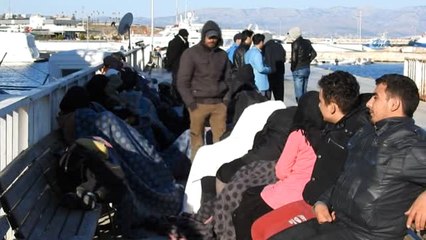 Çeşme'de 54 Suriyeli Göçmen Yakalandı