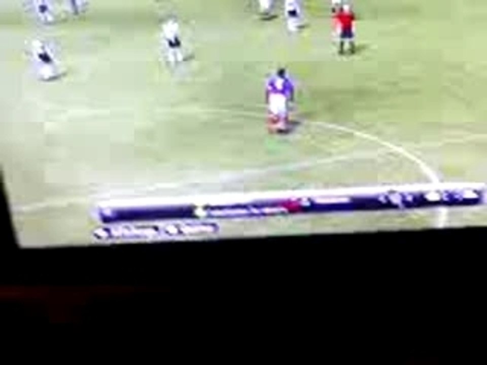 Coup franc de 45 m dans pes 2008