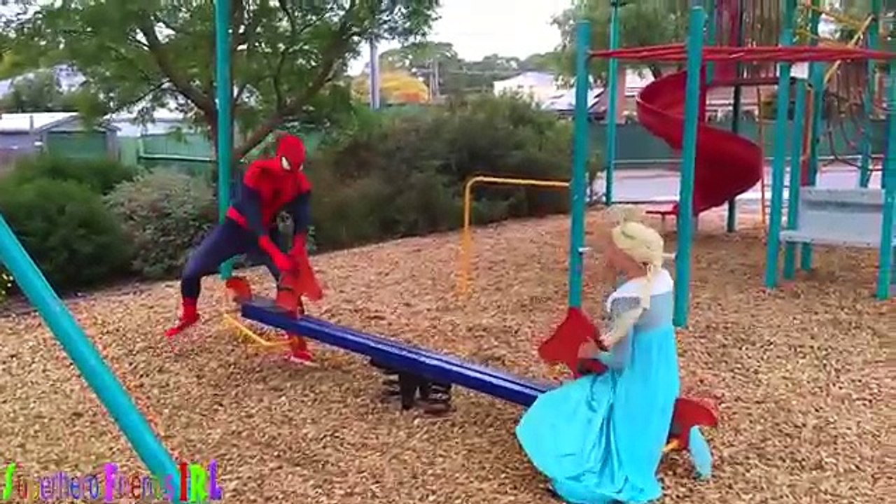MALEFICENT LOSES HER HEAD! W/ FROZEN ELSA & SPIDERMAN Pink Spidergirl & Joker Hulk Candy Superhero