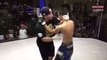 MMA : Au bord du KO, un combattant confond l’arbitre avec son adversaire ! (Vidéo)
