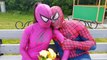 Знакомство человека паука и розового человека паука. Супергерои в реальной жизни