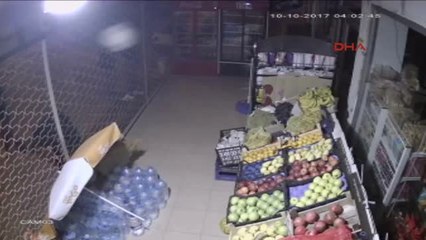 Sakarya Hırsızlar Marketten Sigaraları Çaldı