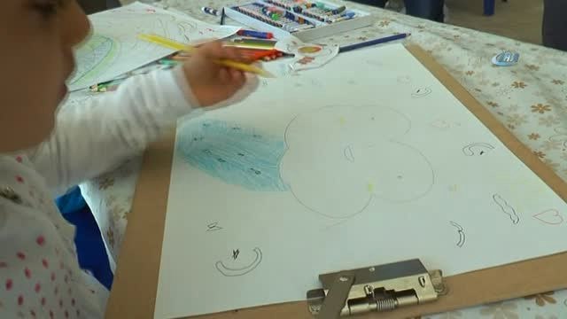 Savaş Mağduru Suriyeli Çocuklar Hayallerini Resmetti