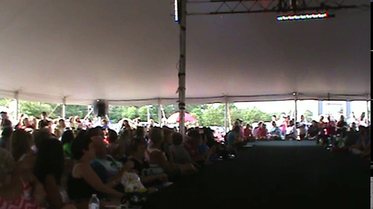 Kavan Hashemian sings 'Don't Think Twice It's Alright' Elvis Week 2015