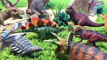 DINOSAUR BATTLES! Dinosaur Toy Fights Predator vs Prey T-Rex Spinosaurus Carnotaurus