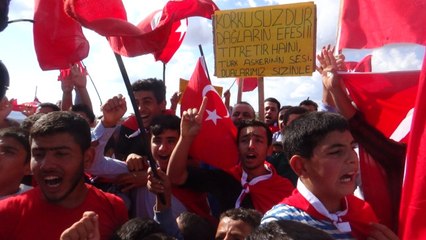 Suriye Sınırında İdlib Operasyonuna Destek Yürüyüşü