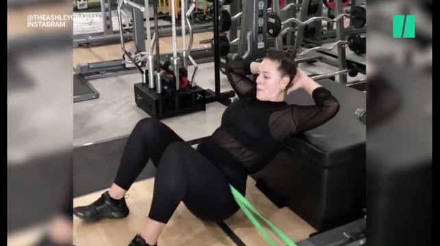 Ashley Graham pousse un coup de gueule après avoir reçu des critiques sur les vidéos où elle fait du sport