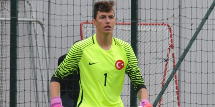 Fenerbahçe, Altınordu'nun Genç Kalecisi Berke Özer İçin Düğmeye Bastı